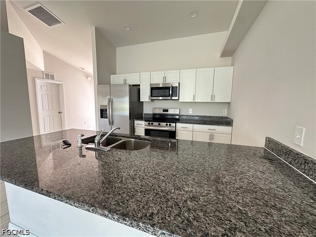 Photo - 606 SE 8th St