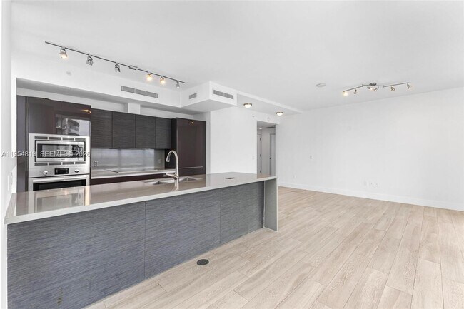 Photo - 1080 Brickell Ave Unit 3909