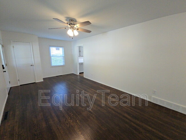 Photo - 120 Circle Dr