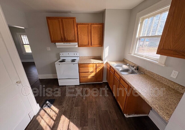 Photo - 227 W Darrow Ave