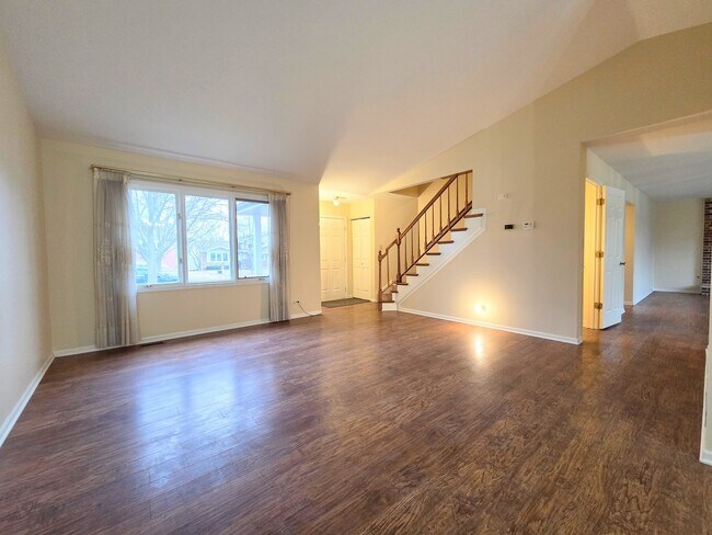 Photo - 1013 Meadow Lake Dr