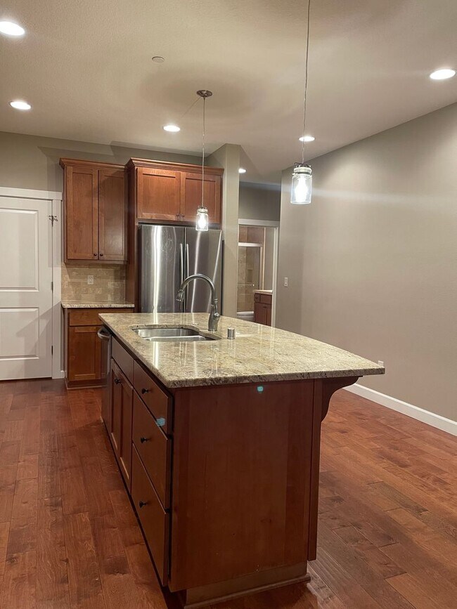 Photo - BEAUTIFUL LUXURY Style Townhouse with a gorgeous VIEW! Gated community in Camas! Top Rated Schools!