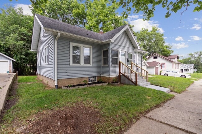 Building Photo - 422 Miriam Ave Rental