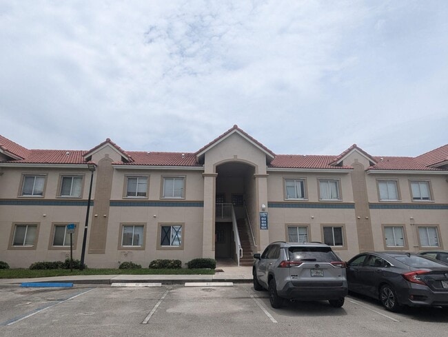 Building Photo - 1157 Golden Lakes Blvd Unit 614 Rental
