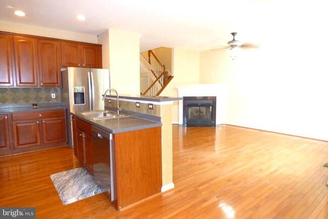 Photo - 44286 Acushnet Terrace