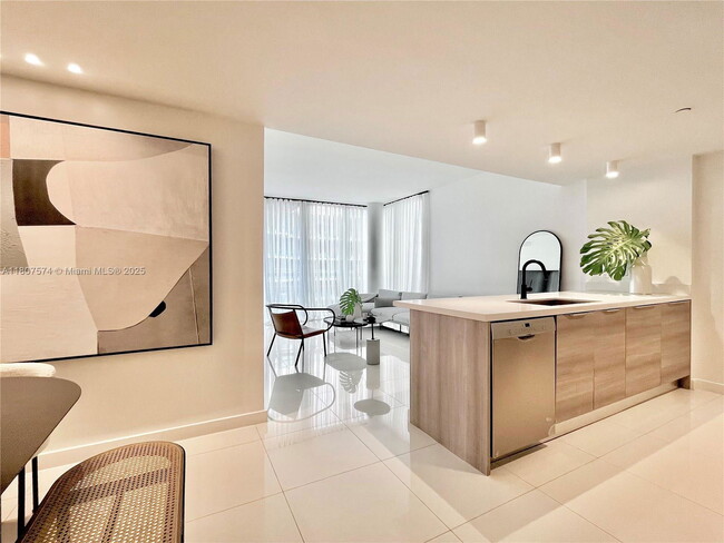 Photo - 990 W Bay Harbor Dr Unidad 5AN Rental