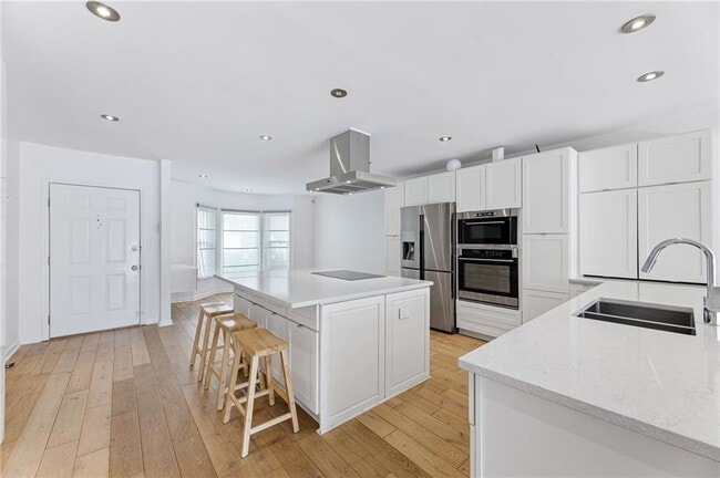 Photo - 908 Lenox Hill Ct NE