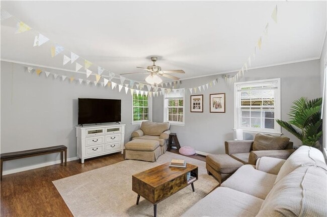 Photo - Cute 4 Bedroom 2 Bath home close to campus!