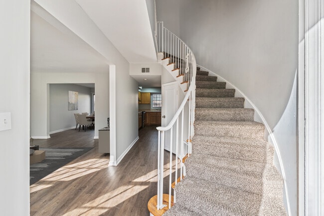 Photo - Jamestown Apartments & Townhomes