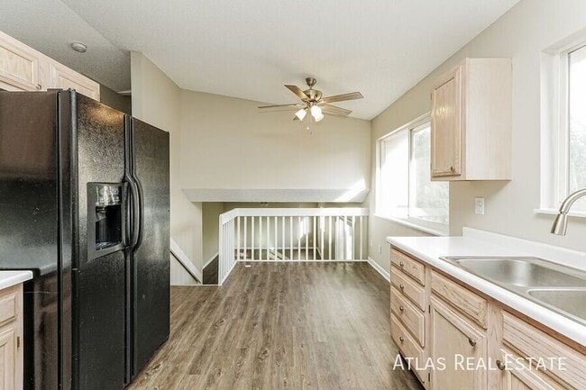 1135 Marsh Hawk Dr