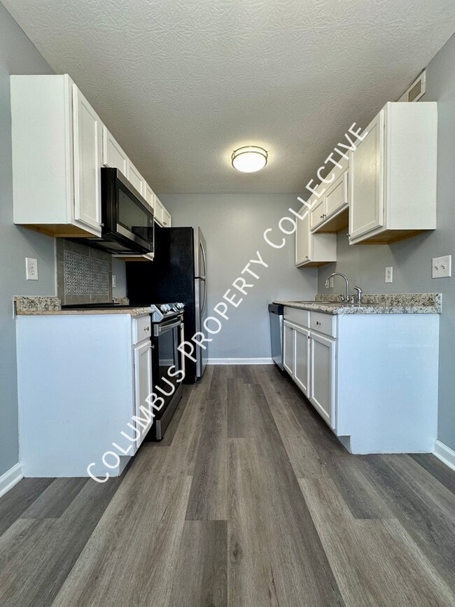 Photo - 3271 E Mound St