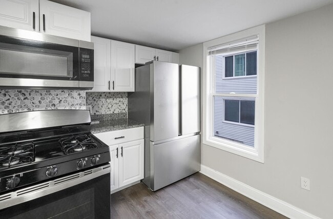 Building Photo - 100 Eastern Ave Unit 1