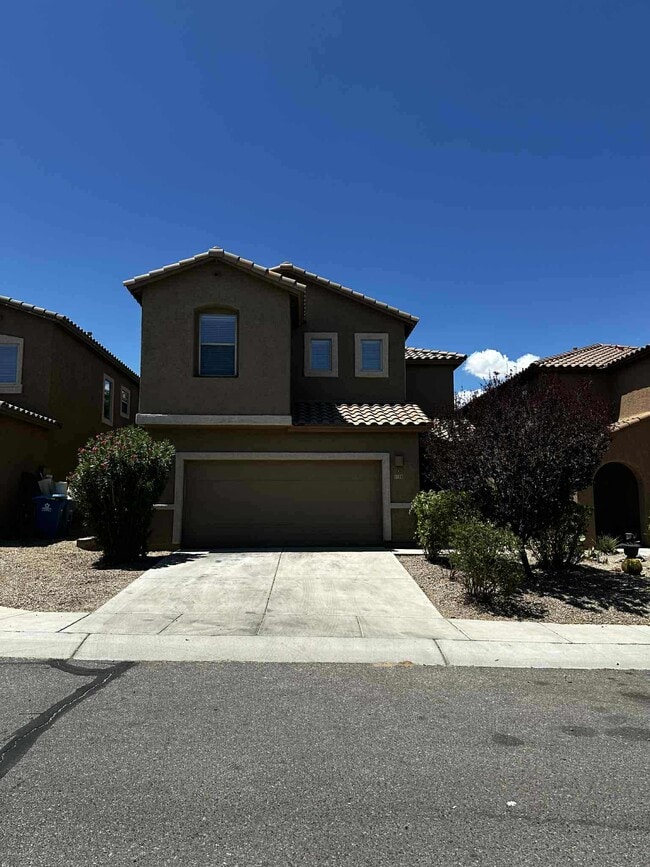 Photo - 1120 E Mt Shibell Dr House