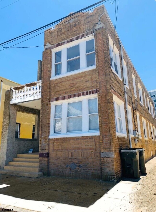 Photo - 122 Dewey Pl
