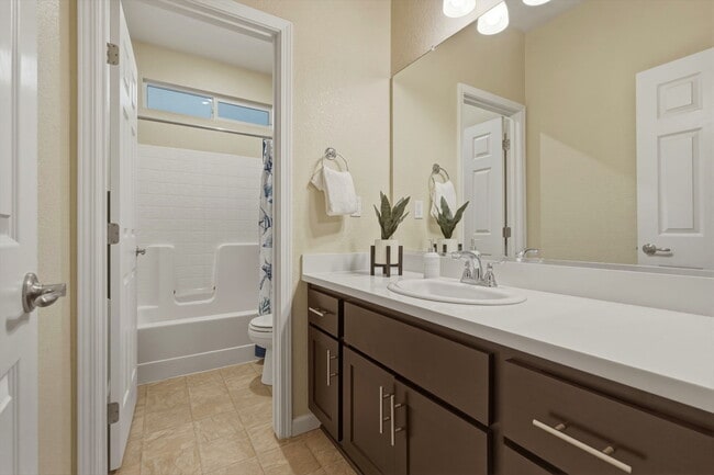 1161 Greenbrier Dr