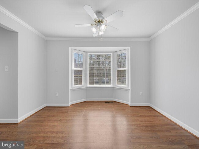 Photo - 3827 Gawayne Terrace