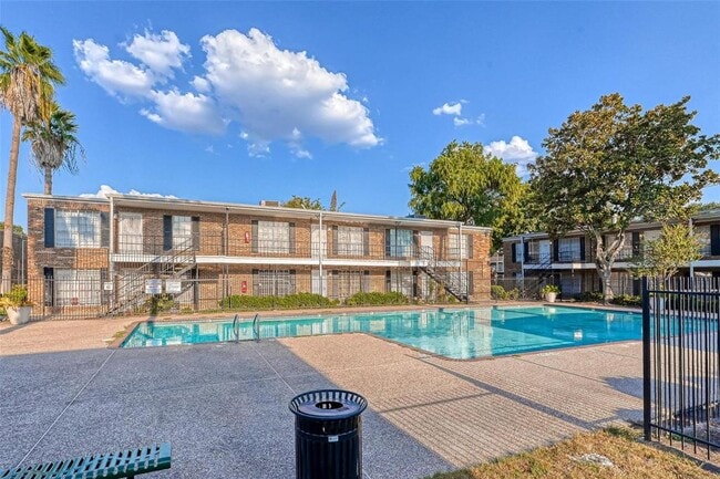 Photo - 6305 Westward St Unidad 112 Rental