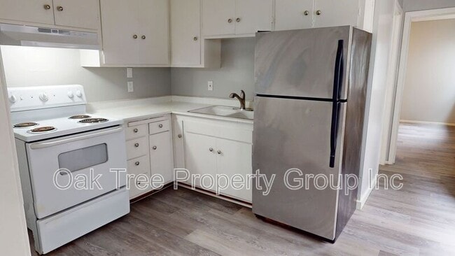 Photo - 1648 Russell St