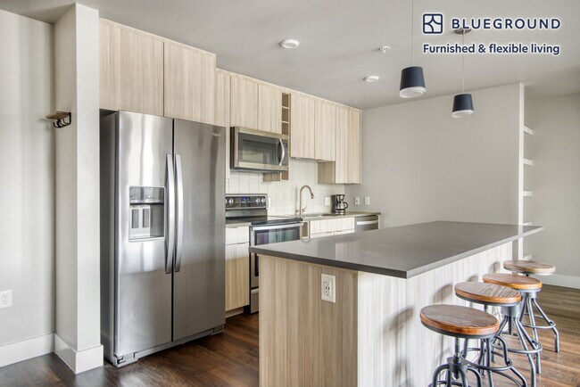 Photo - 985 Albion St Unidad FL4-ID140