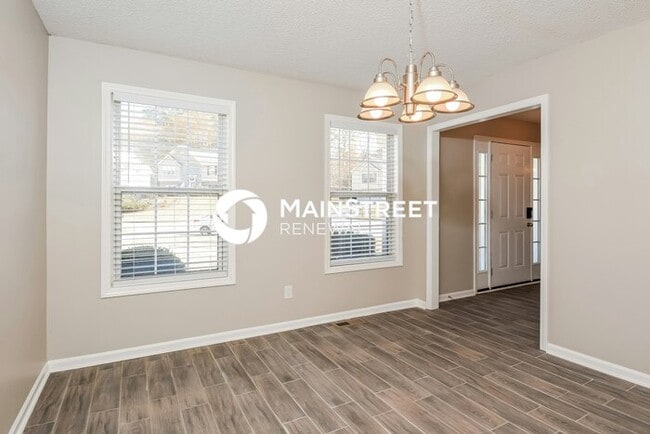 Photo - 3 Bedroom Pet-Friendly Home in AUSTELL, GA with Main Street Renewal