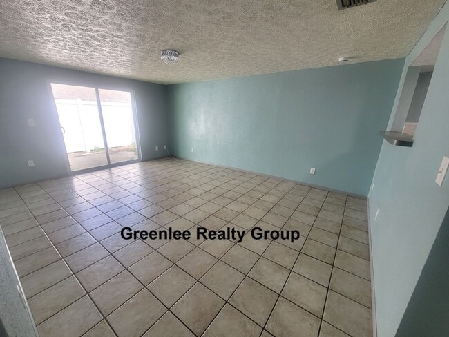 Photo - Cute 1/1 Apartment with Tile Floors & Private Patio!!