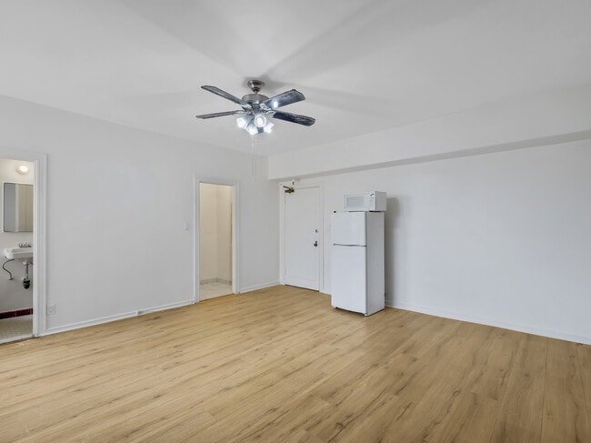 Building Photo - 841 Serrano Ave Unit Efficiency Rental