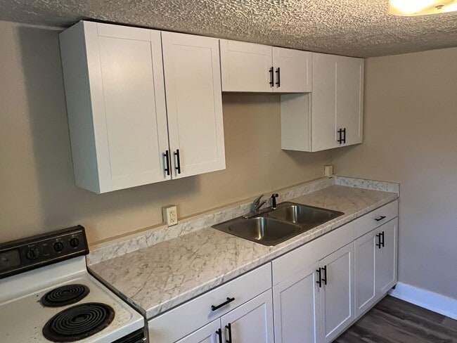 Building Photo - 143 Washington St Unit B Rental