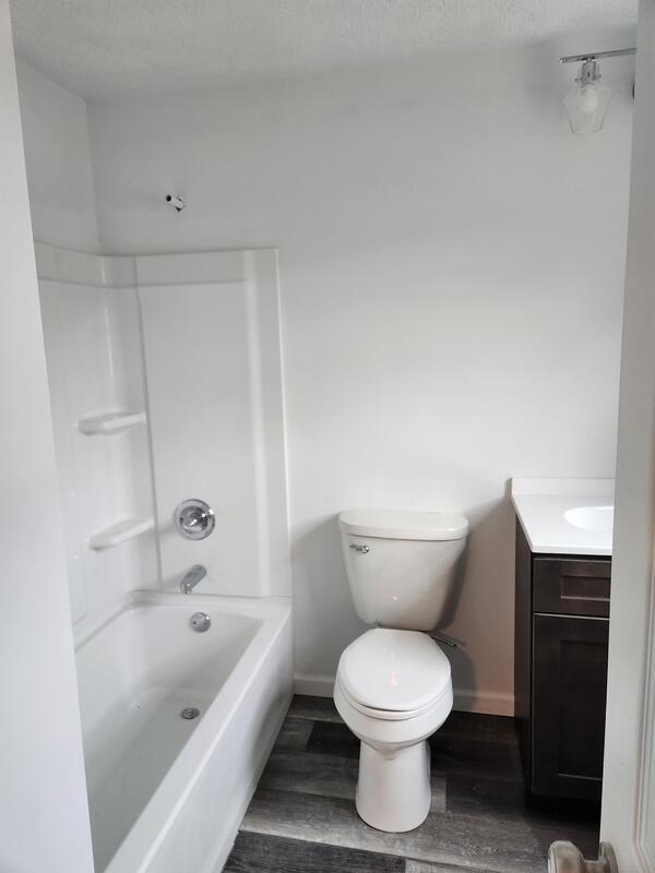 Building Photo - 388 Elmwood Dr Rental