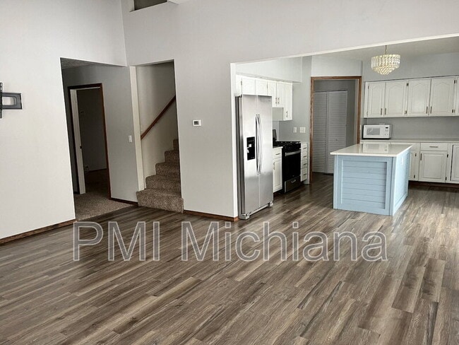 Photo - 19901 Oakdale Ave