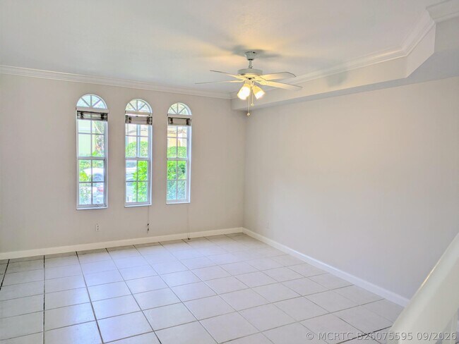 Photo - 143 Middlebury Dr