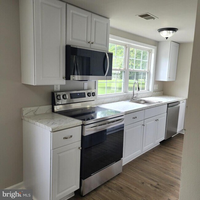 121 Newtown Rd House House Rental in Solomons, MD