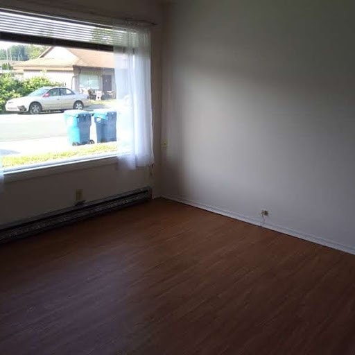 living room with new flooring - 349 N Kelsey St Unit 4