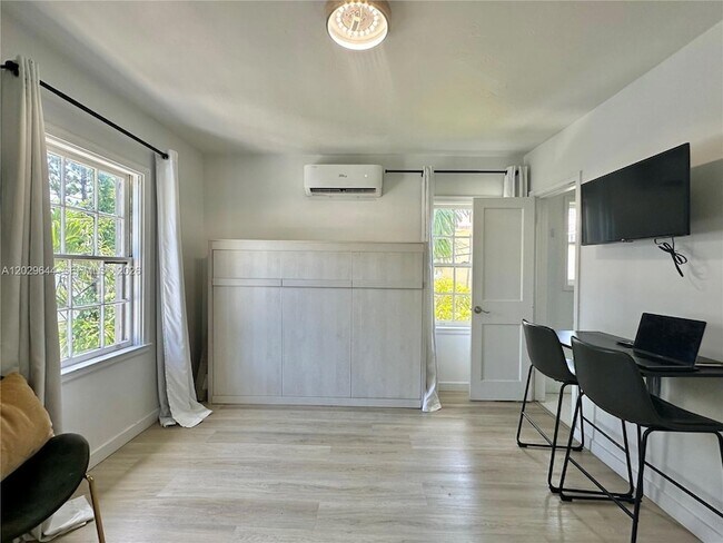 415 75th St Unit 4