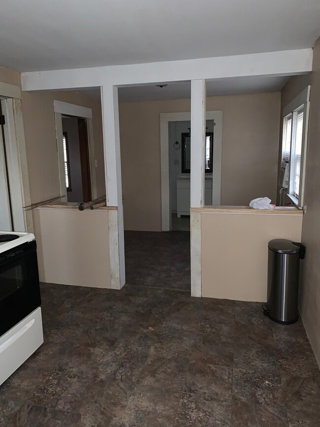 Photo - 3558 Main St