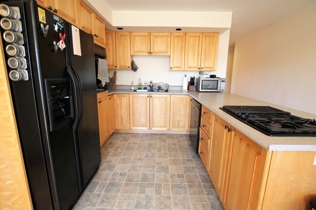 Photo - 10 Lanark Rd Unit 2