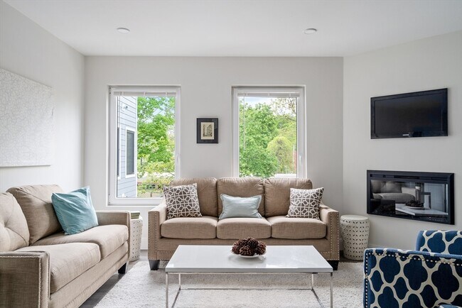 Photo - 317 Belgrade Ave Unidad 207