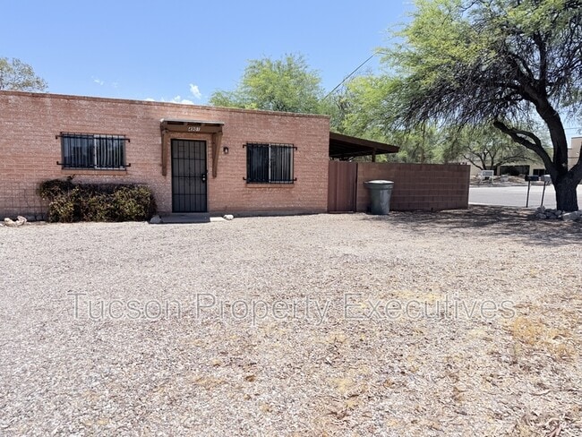 Building Photo - 4901 E Pima St