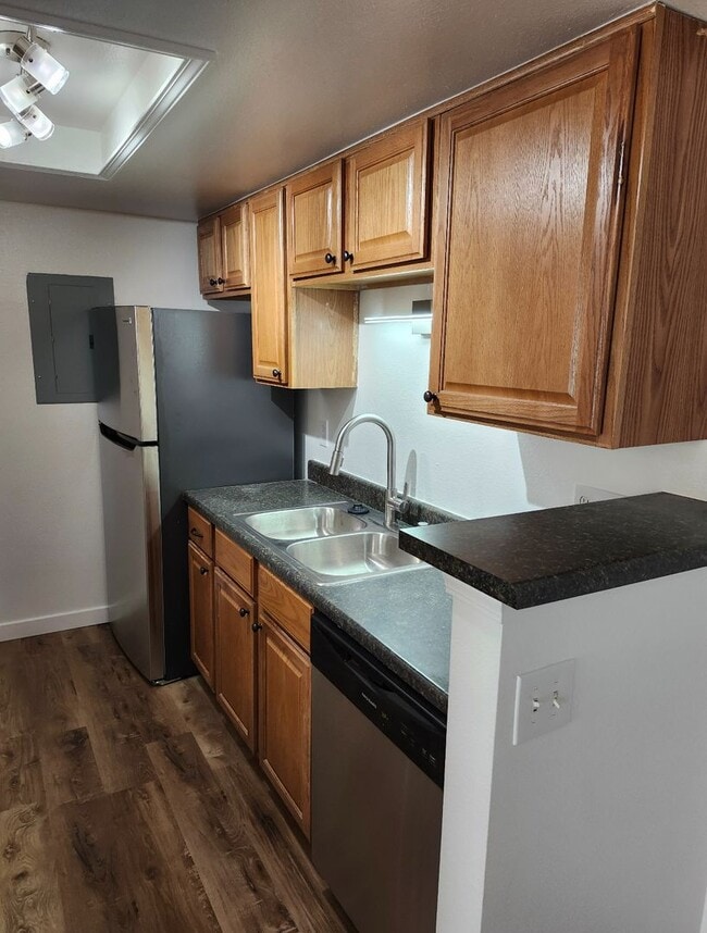 Woodside Village - Woodside Village Unidad 1-101