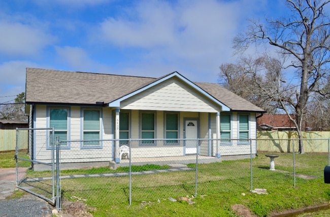 Building Photo - 6409 Carver Rd Rental