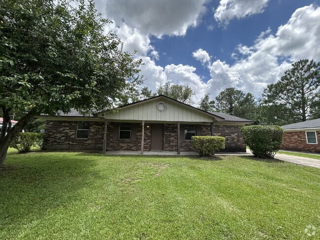 Building Photo - Home For Rent