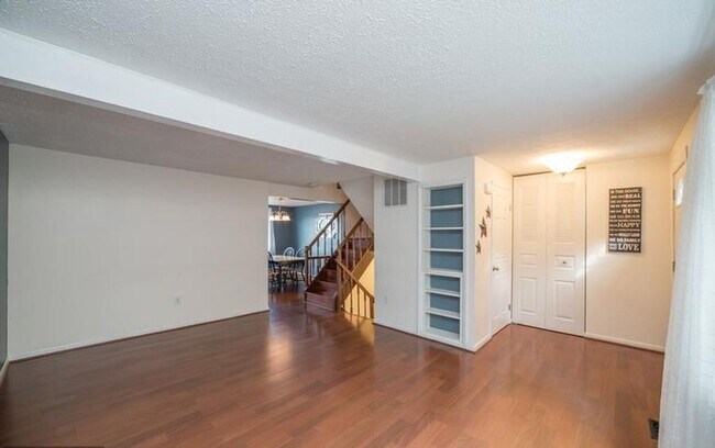 Photo - Well maintained 3 bedroom townhouse in established Frederick community ready early May!