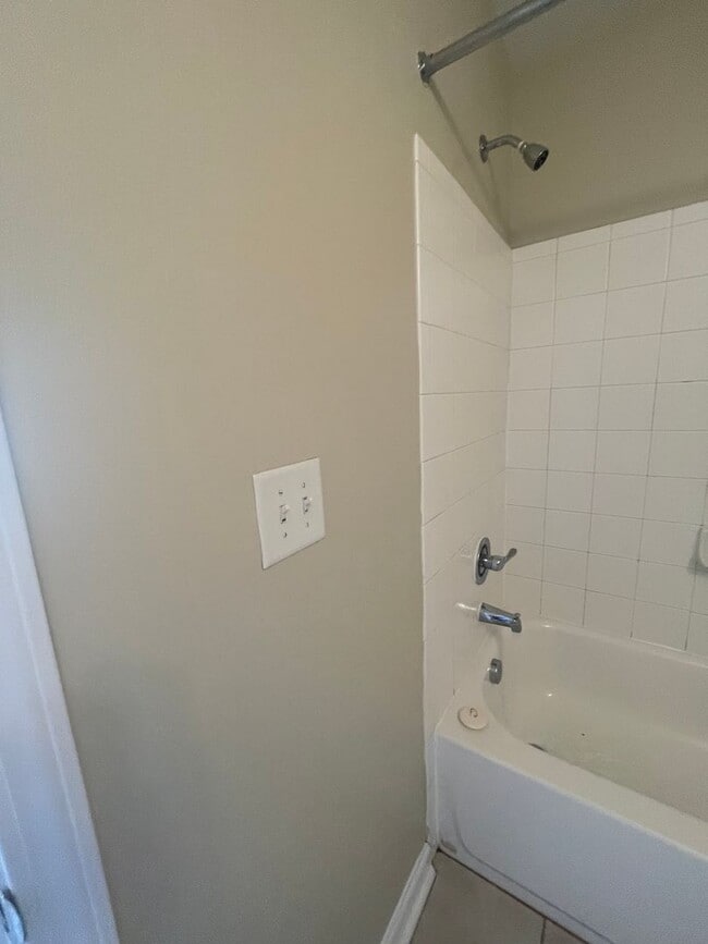 Photo - 18-1825 Whittaker Unit 18-1825 - C