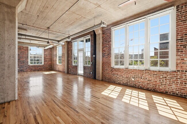 Photo - $3,044.95, 2 Beds - 1 Bath, Condo in Denver with Washer and Dryer! Unit #2B