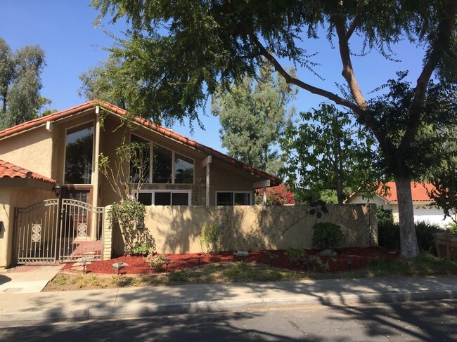 Building Photo - 7 Cypress Tree Ln Rental