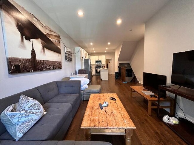 Photo - 2639 N Wayne Ave Unit 1