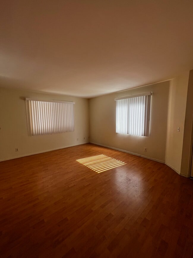 Building Photo - 235 N Verdugo Rd Rental