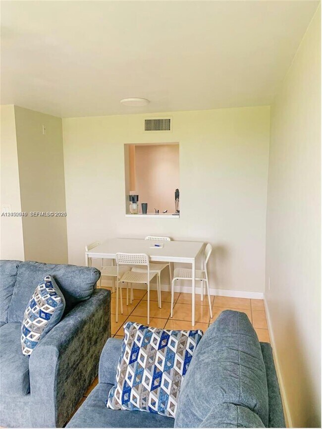 Photo - 1740 NW N River Dr Unit 623
