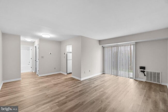 Building Photo - 3614 Court House Dr Unit 1C