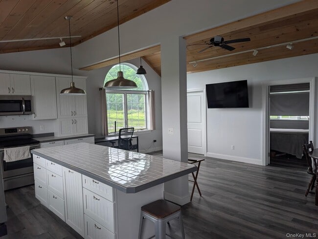 Photo - 139 Fox Hill Rd