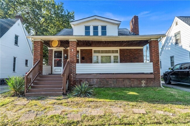 Building Photo - 7605 Deerfield Dr Unit 2/UP